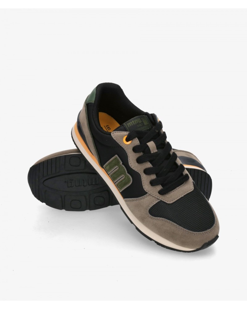 ZAPATILLA NEGRA MUSTANG 84467