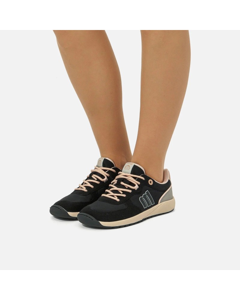 ZAPATILLA RESPETUOSO NEGRA O GRIS  MUSTANG 60857