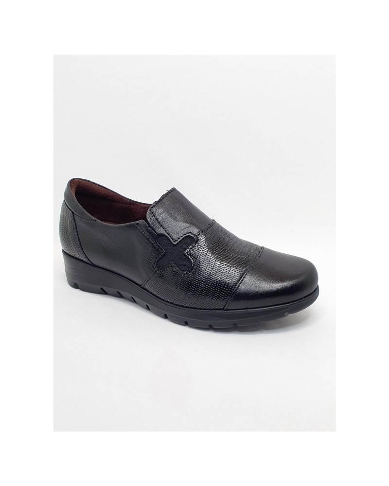 ZAPATO NEGRO PITILLOS 2102