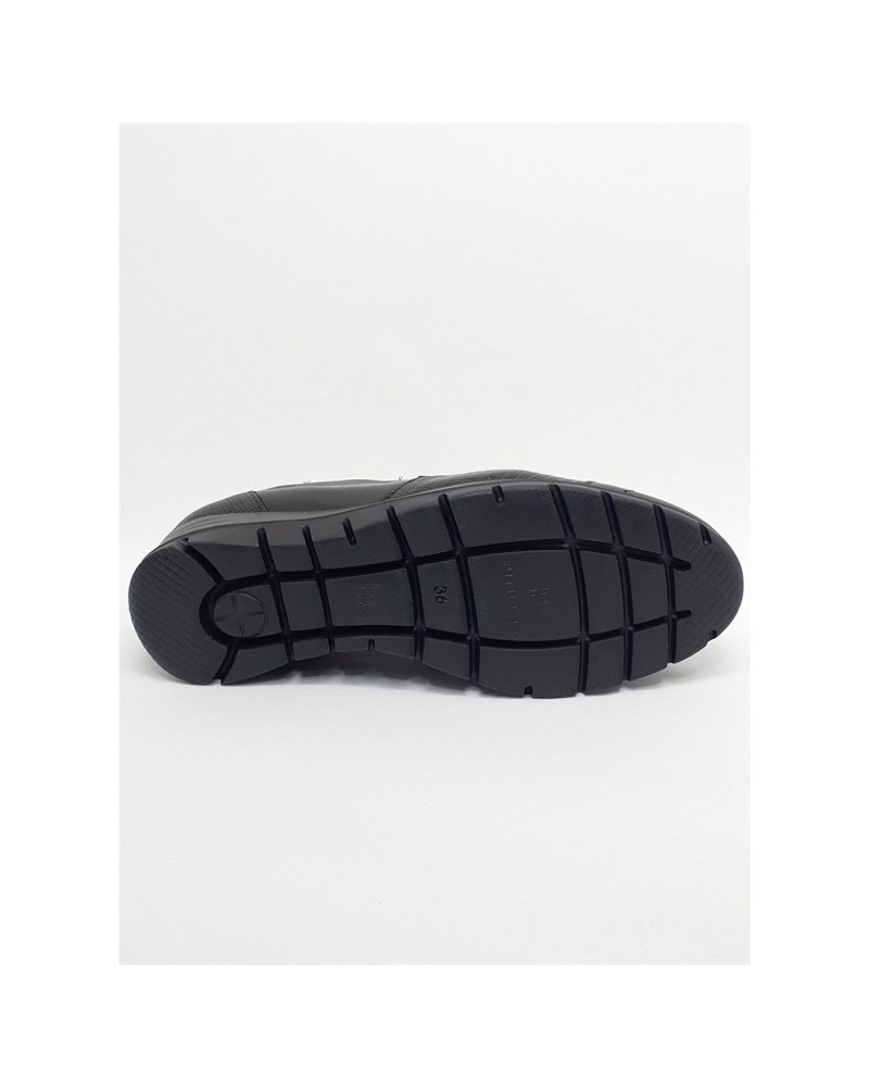 ZAPATO NEGRO PITILLOS 2102