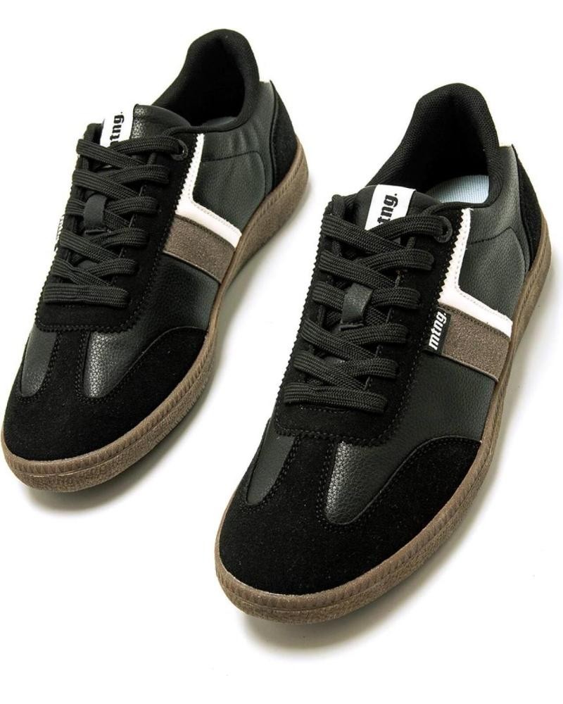 ZAPATILLA NEGRA MUSTANG  84682